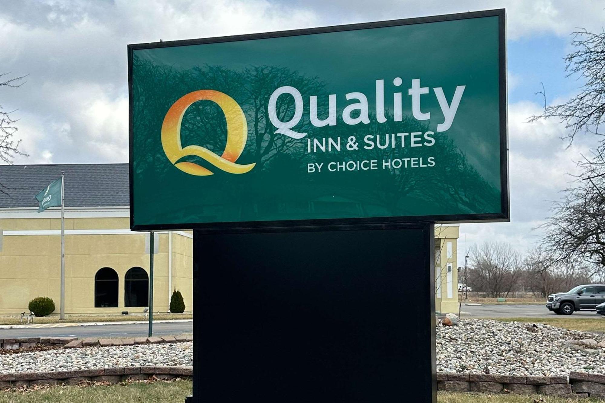 Quality Inn & Suites Coldwater Near I-69 Extérieur photo