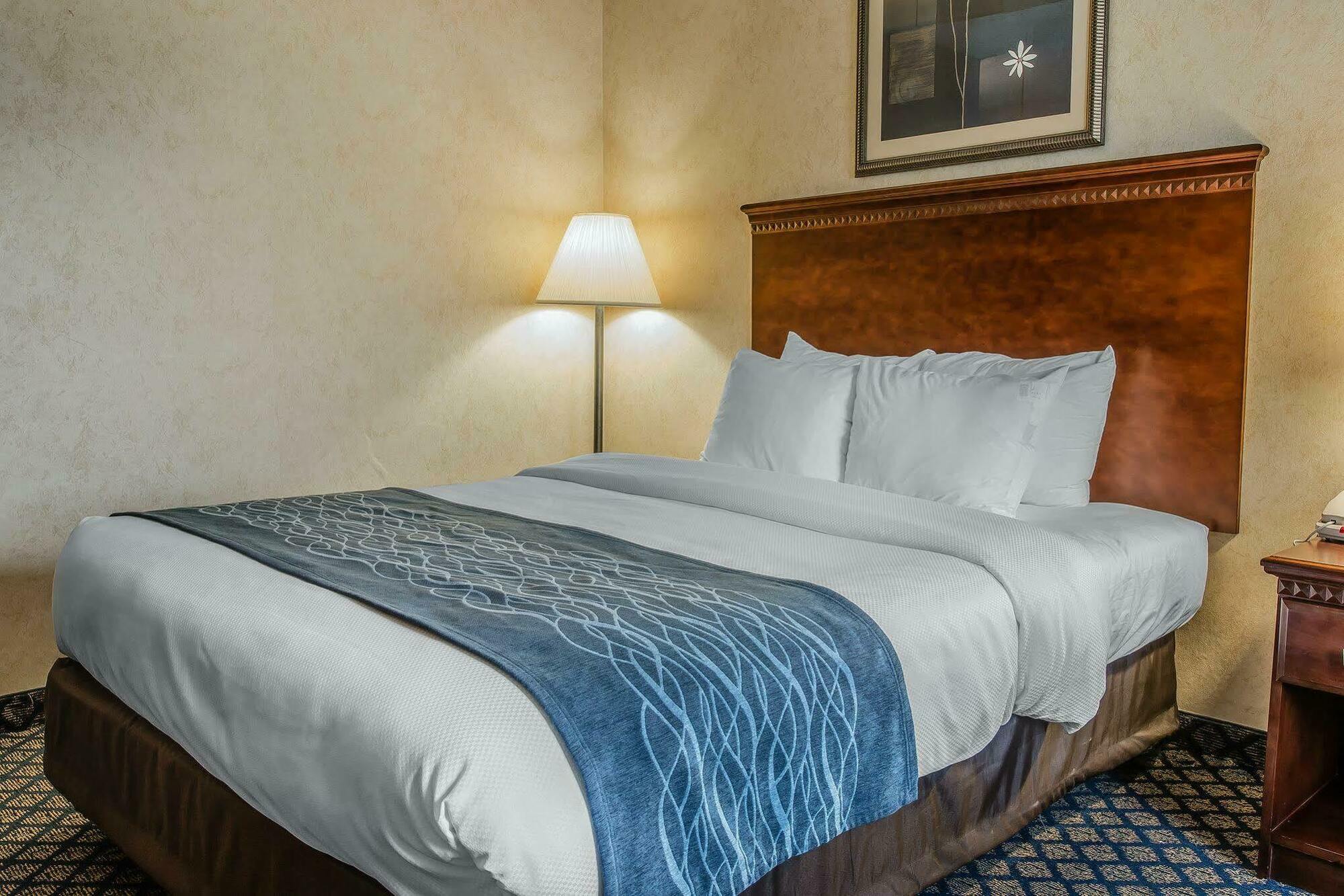 Quality Inn & Suites Coldwater Near I-69 Extérieur photo